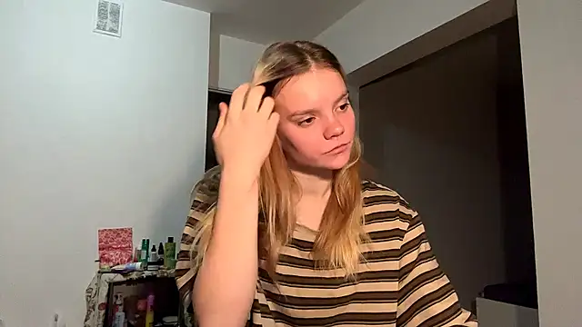 Tiffany Muse online show from March 19, 2:04 am