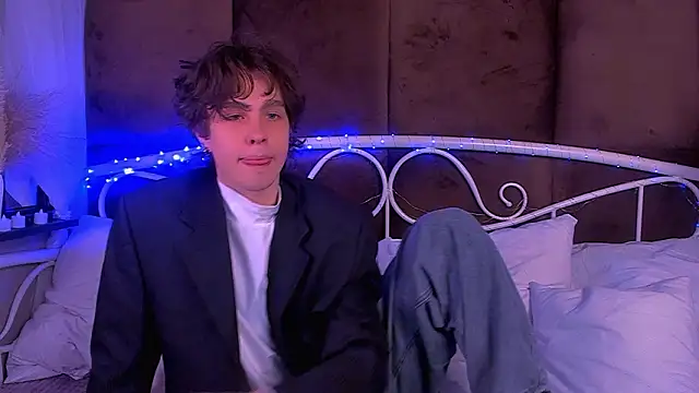 Snapshot of Keith_Erickson chatting on February 18, 10:33 am Keith Erickson online show from February 18, 10:33 am