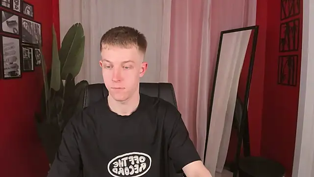 Dylan Norton online show from April 29, 3:38 pm