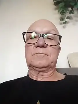 Snapshot of Wieczorek195706 chatting on August 9, 9:25 am Wieczorek195706 online show from August 9, 9:25 am