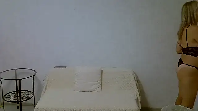 Snapshot of Opaldream chatting on July 28, 6:31 pm Opaldream online show from July 28, 6:31 pm