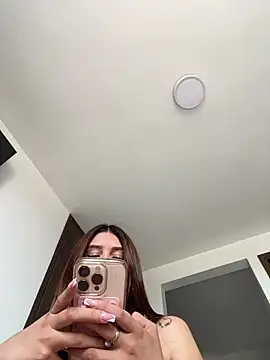 alison parkerr26 online show from February 21, 7:15 pm