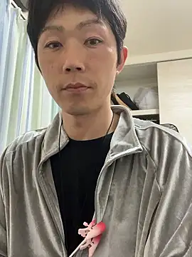 Snapshot of K0U-123 chatting on April 4, 1:08 pm K0U-123 online show from April 4, 1:08 pm