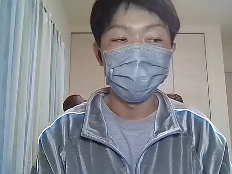 Snapshot of K0U-123 chatting on April 7, 12:38 pm K0U-123 online show from April 7, 12:38 pm