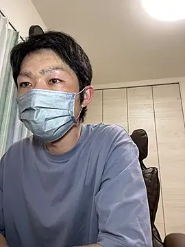 Snapshot of K0U-123 chatting on April 14, 1:39 pm K0U-123 online show from April 14, 1:39 pm
