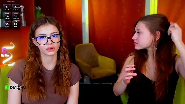 Snapshot of arianaa_cat chatting on March 20, 1:05 pm arianaa cat online show from March 20, 1:05 pm