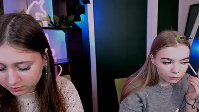 Snapshot of arianaa_cat chatting on March 21, 7:13 am arianaa cat online show from March 21, 7:13 am