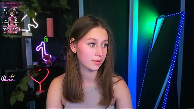 arianaa cat online show from May 7, 7:08 pm