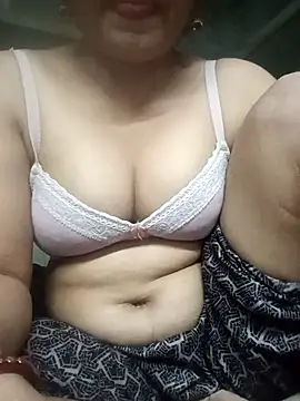 Snapshot of Annuhot143 chatting on March 11, 8:09 am Annuhot143 online show from March 11, 8:09 am