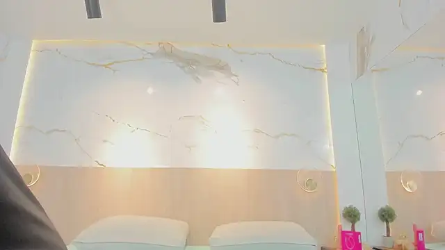 rebecca ponce  online show from March 17, 11:02 am