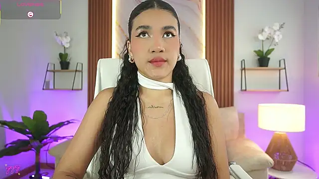 IvyGrabes online show from February 7, 7:06 pm