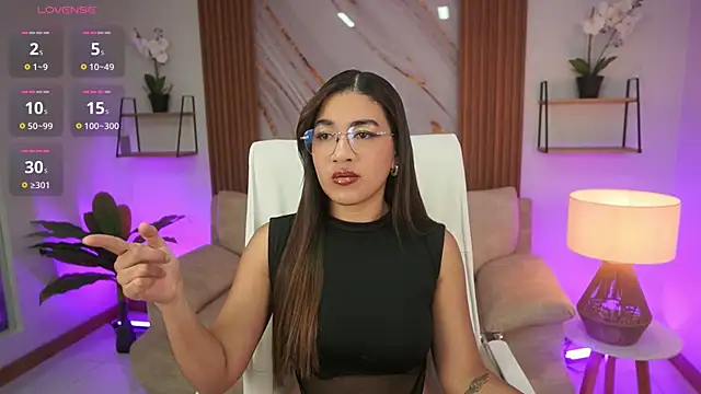 IvyGrabes online show from February 23, 7:00 pm