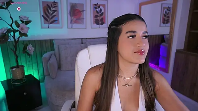 Snapshot of IvyGrabes chatting on May 13, 7:00 pm IvyGrabes online show from May 13, 7:00 pm
