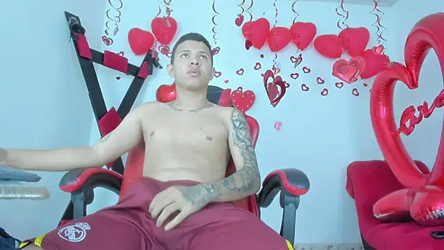 Steven and Camilo18 online show from February 17, 11:40 am