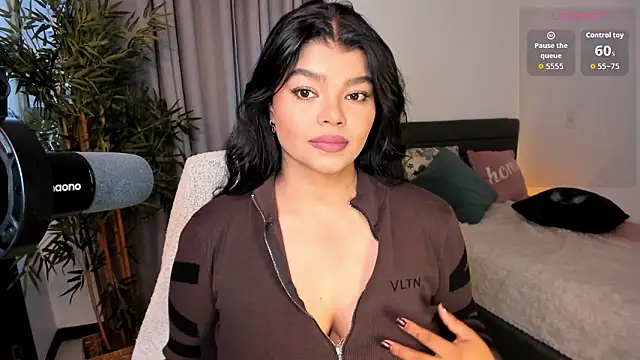 Snapshot of moonhelen chatting on March 2, 11:11 pm moonhelen online show from March 2, 11:11 pm