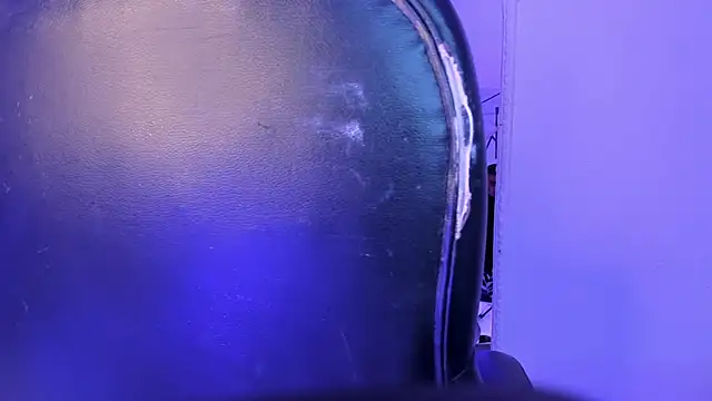 CarolineFyre online show from February 18, 12:45 pm