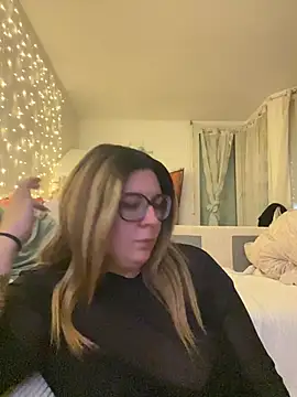 Snapshot of JasmineGlow7 chatting on March 9, 9:08 pm JasmineGlow7 online show from March 9, 9:08 pm