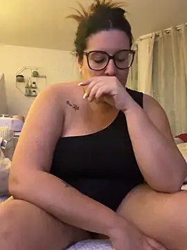 Snapshot of JasmineGlow7 chatting on March 14, 11:32 pm JasmineGlow7 online show from March 14, 11:32 pm