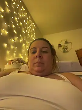 Snapshot of JasmineGlow7 chatting on March 20, 11:20 pm JasmineGlow7 online show from March 20, 11:20 pm