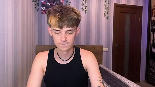 Sweet Dude online show from August 7, 6:32 pm