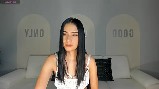 LucieMartin online show from April 29, 7:31 pm
