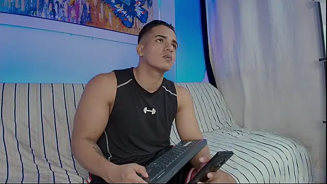 Snapshot of jhon_nicolas chatting on May 23, 10:03 pm jhon nicolas online show from May 23, 10:03 pm