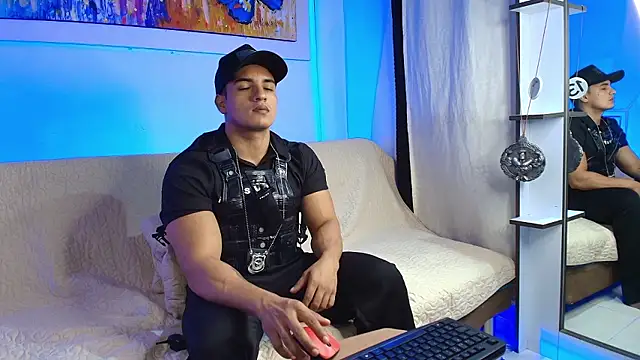 jhon nicolas online show from July 18, 10:02 pm