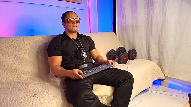 jhon nicolas online show from August 1, 9:03 pm