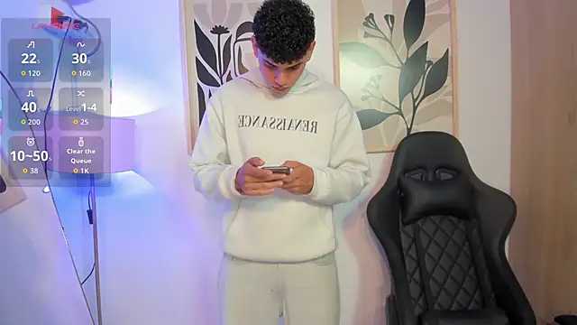 justin payn14 online show from May 6, 11:48 am