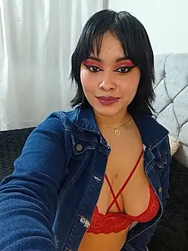 zoe love18 online show from May 2, 5:01 am