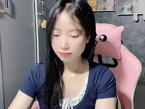 Linne6789 online show from April 20, 6:20 pm