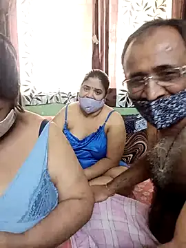 HoneyHush online show from March 2, 9:27 am