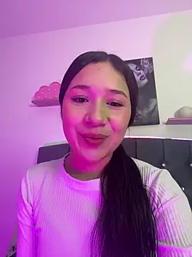 DULCE MARIA EF online show from February 4, 11:49 am