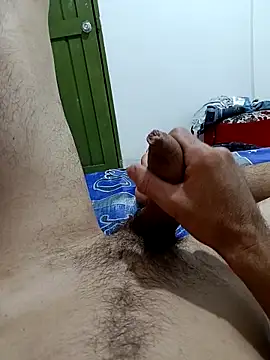 Snapshot of elvergon8721 chatting on March 4, 1:22 am elvergon8721 online show from March 4, 1:22 am