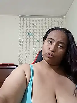 Snapshot of BustySexy_Nataly chatting on June 17, 8:10 pm BustySexy Nataly online show from June 17, 8:10 pm