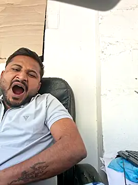 hot---boy1 online show from February 1, 5:06 am