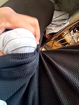 hot---boy1 online show from February 18, 5:47 am