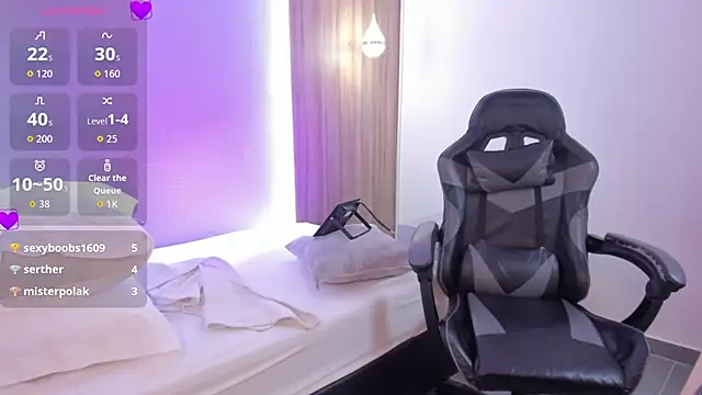 sophia solerr online show from April 29, 2:32 pm