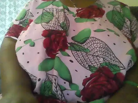 Snapshot of Honeybloom1 chatting on February 9, 10:52 am Honeybloom1 online show from February 9, 10:52 am