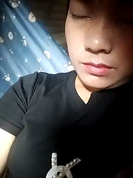 Snapshot of cute-hiphop chatting on May 7, 1:55 am cute-hiphop online show from May 7, 1:55 am