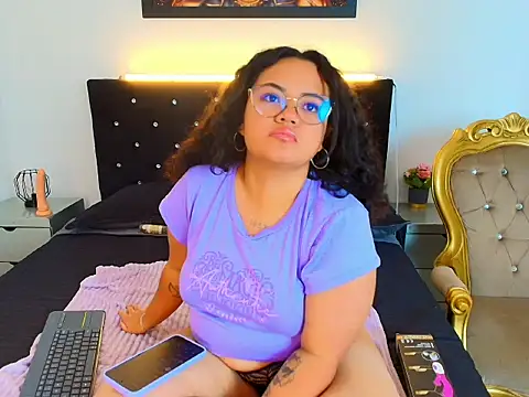 YumiViolet online show from March 19, 3:43 am