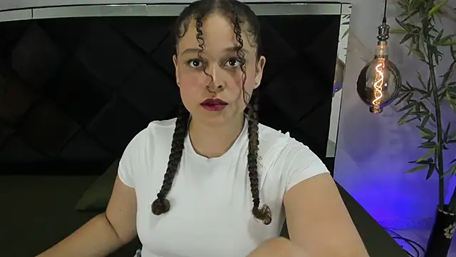 Snapshot of IrinaVoshh_ chatting on March 12, 7:09 pm IrinaVoshh online show from March 12, 7:09 pm