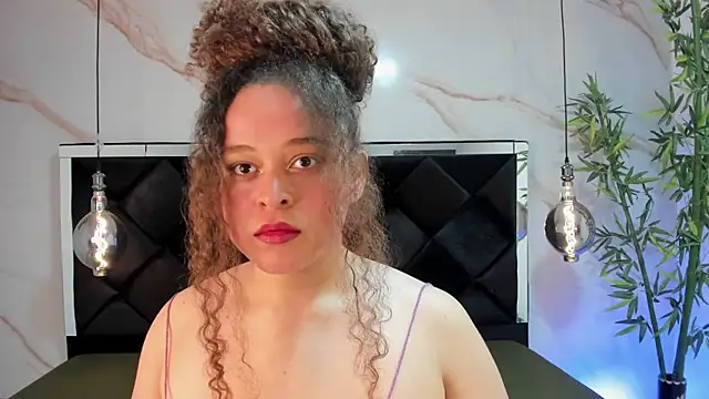 Snapshot of IrinaVoshh_ chatting on March 23, 7:18 pm IrinaVoshh online show from March 23, 7:18 pm