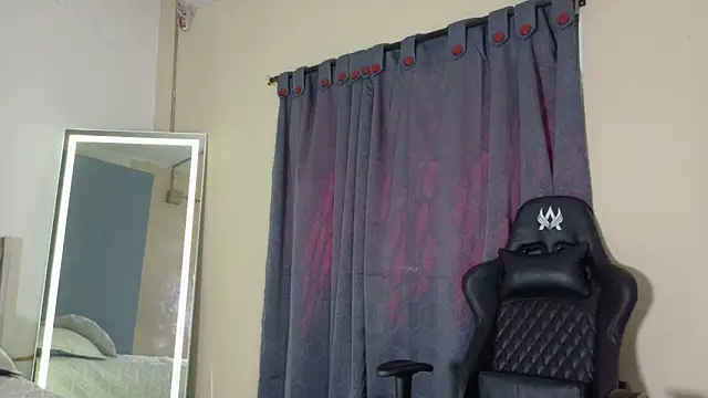Snapshot of Alishaa_sweet chatting on June 12, 3:11 pm Alishaa sweet online show from June 12, 3:11 pm