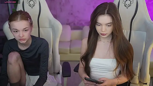 Snapshot of Zlata_Sky chatting on March 3, 10:42 pm Zlata Sky online show from March 3, 10:42 pm