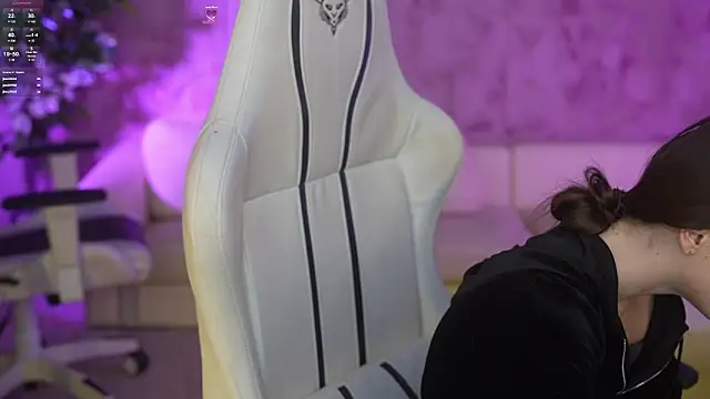 Snapshot of Zlata_Sky chatting on March 13, 9:37 pm Zlata Sky online show from March 13, 9:37 pm