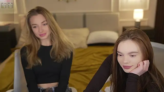 Snapshot of Zlata_Sky chatting on September 22, 6:43 pm Zlata Sky online show from September 22, 6:43 pm