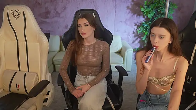 Snapshot of Zlata_Sky chatting on November 5, 3:23 pm Zlata Sky online show from November 5, 3:23 pm