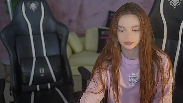 Snapshot of Zlata_Sky chatting on November 19, 3:45 pm Zlata Sky online show from November 19, 3:45 pm