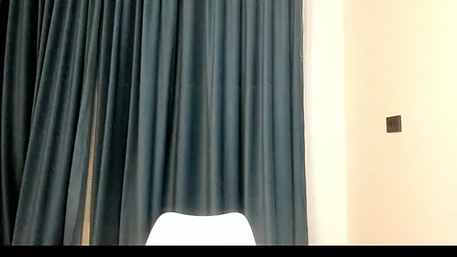 luna yum online show from March 1, 7:38 pm